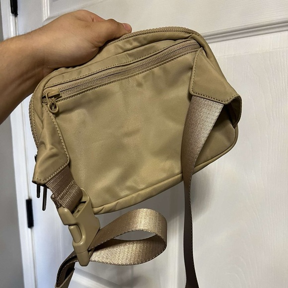 Lululemon belt bag - Picture 6 of 6